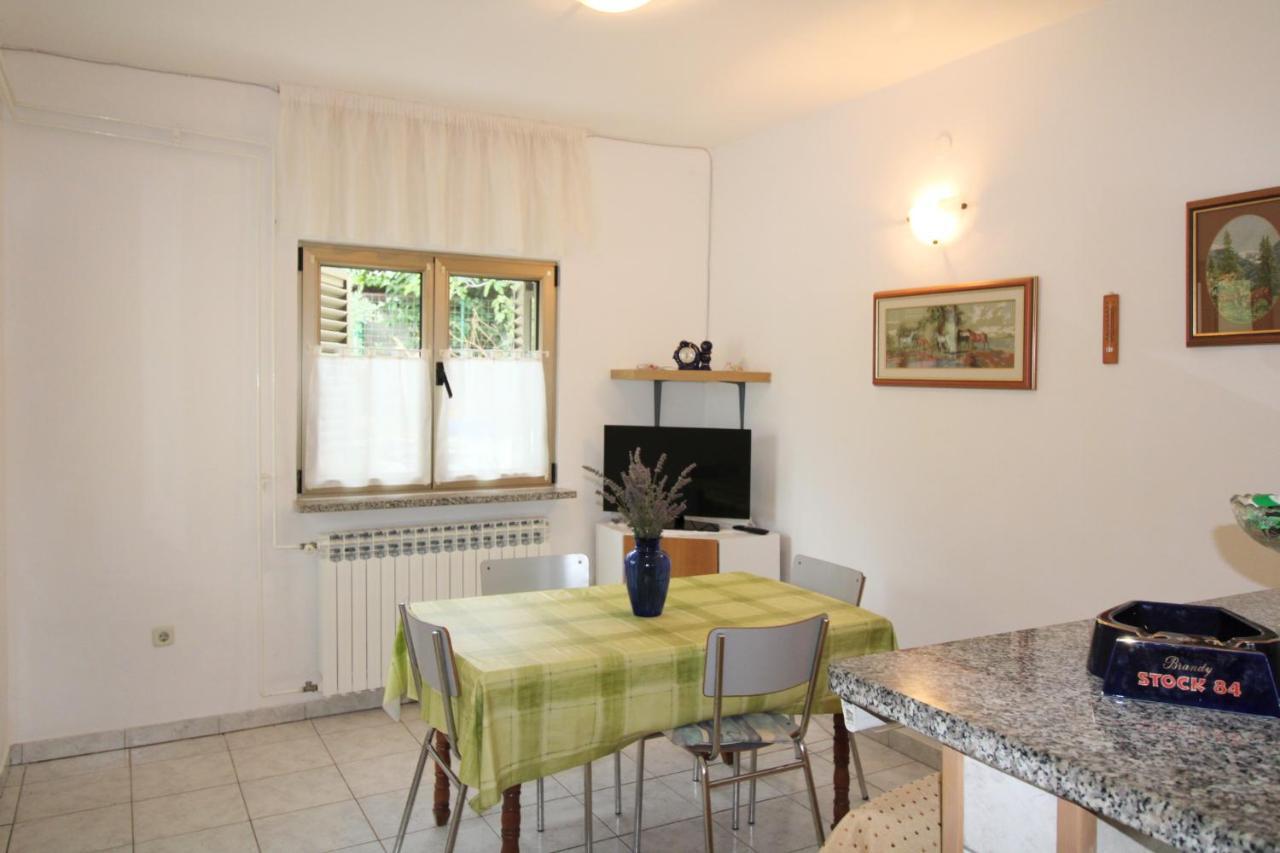 Apartment Valentina Liznjan Bagian luar foto